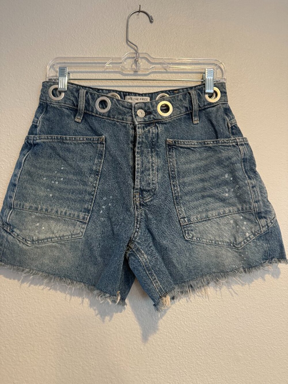 Free People Moxie Raw Hem Distressed Grommet Denim Shorts Size 25